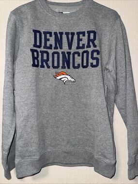 Denver Broncos NFL Long Sleeves Crewneck Sweatshirt, Gray, Men’s Size Small, NEW